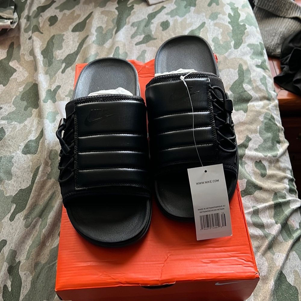 Nike Asuna slides